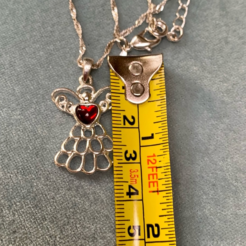🎁FREE with $10 Purchase Vintage Avon Angel Birthstone January Heart Necklace - Picture 4 of 6